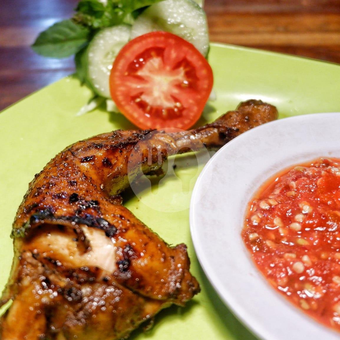 Ayam Bakar menu Iga Babi Bakar Permana, Teuku Umar Barat
