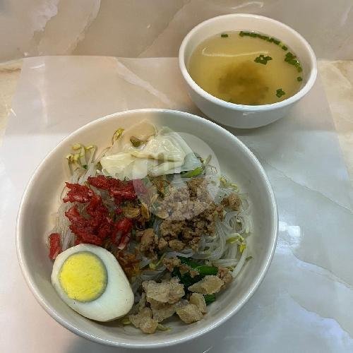 Bihun Pangsit Babi menu Mie Pangsit Lao Ban Medan, Pulau Tarakan, Denpasar