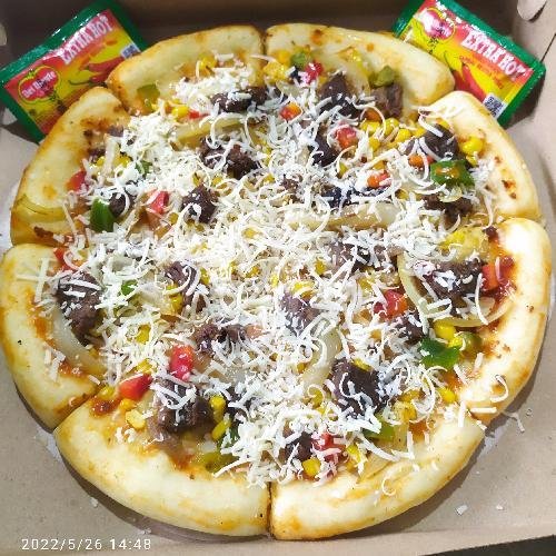 Beef Peppers Cheddar Pizza Size 24-25(Large) menu Hanaya Pizza, Selatan Pagutan