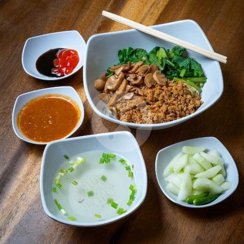 Mie Jamur menu Mie Ayam Bandung, Letda Made Putra