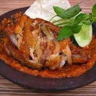 Ayam Dada Penyet menu Kutha Solo Spesial Bubur Ayam, Penyetan Dan Cumi Hitam, Mekar
