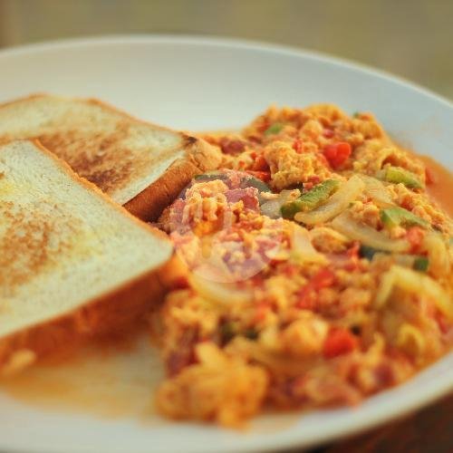 Omelette original menu Warung Men Putu Legog, Tabanan Kota