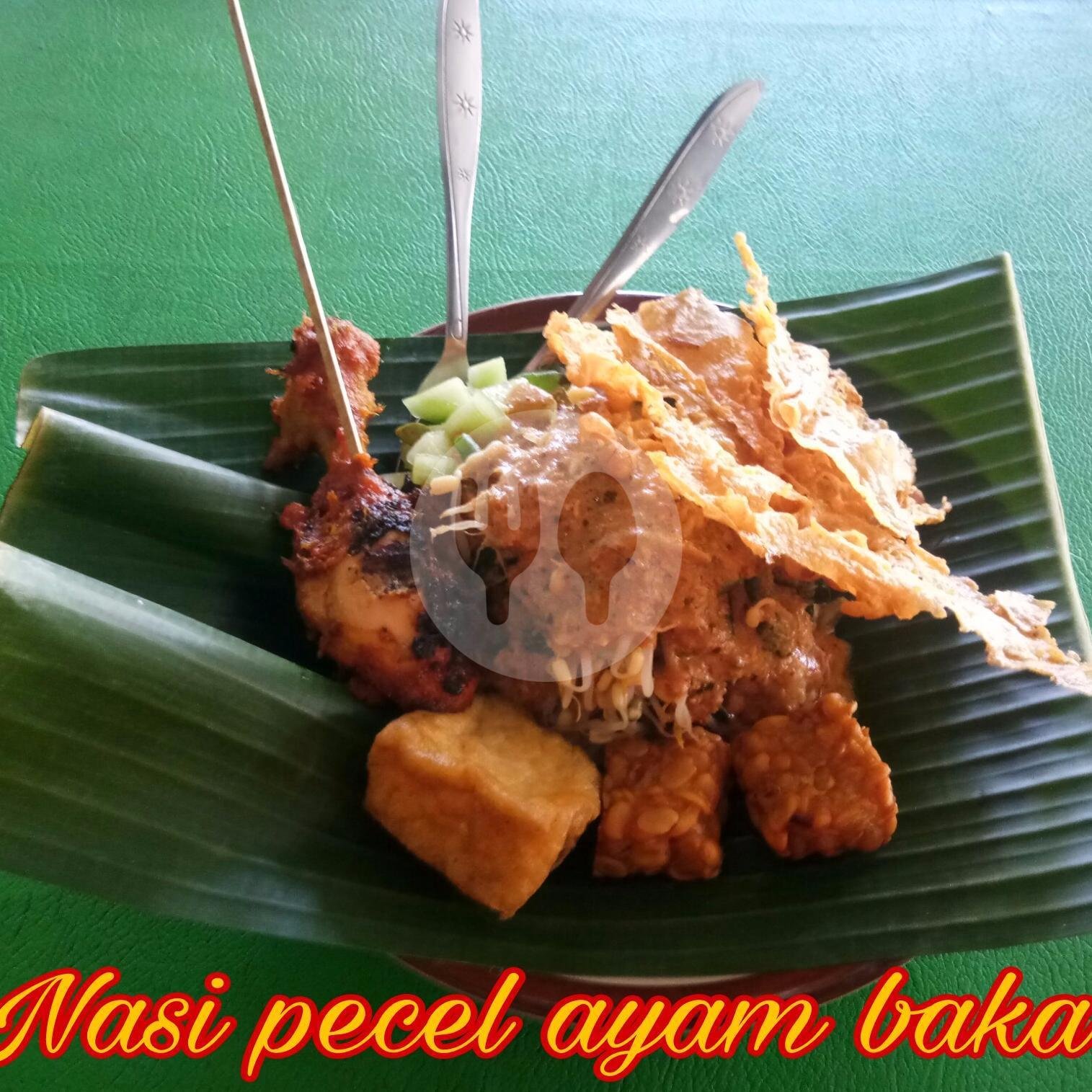 Nasi pecel+ayam bakar menu Nasi Pecel Pincuk Sambal Tumpang Marem Nganjuk, Teuku Umar