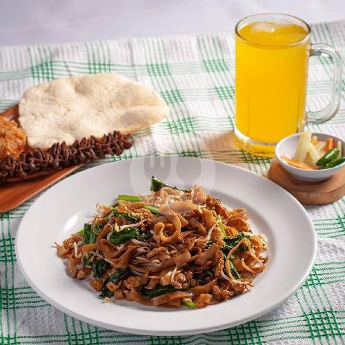 Kwetiaw Goreng Ayam menu Soto Dobrak, Ungasan