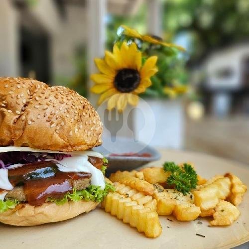 Burger Vege Vegan menu Waroeng Bagoes VEGETARIAN & VEGAN SANUR, Pemamoran Street Sanur Bali