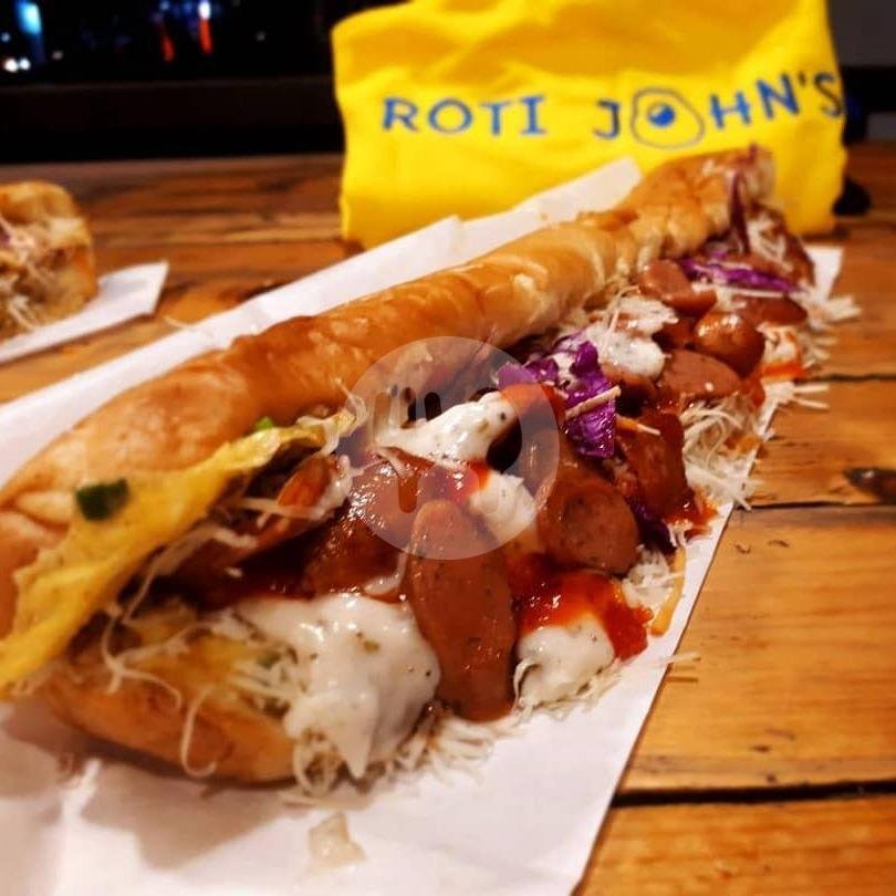 Monster Sausage Chicken menu Roti Johns Bali, Dewi Sri