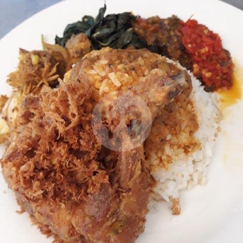 Nasi Padang Ayam Goreng ( Ayam Kampung )  Bumbu Laos Original By Ardi Piliano menu Nasi Padang Tuah Sakato, Pulau Nias