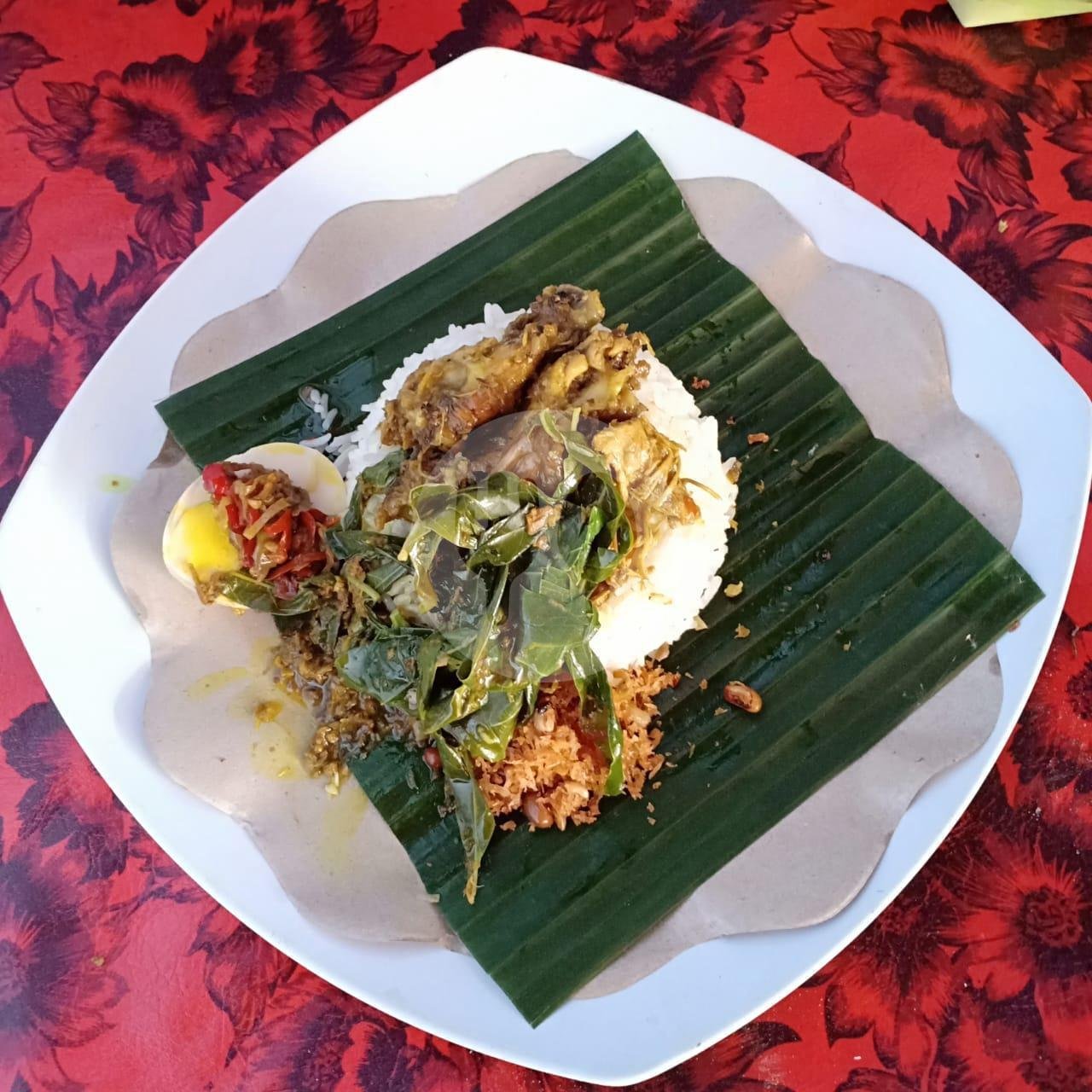 Nasi Ayam Betutu Sedang menu Warung Wenten Babi Guling, Batubulan