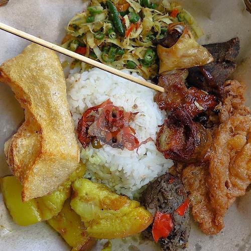 Nasi Babi Genyol Spesial menu Warung BK Bali, Aneka Menu Olahan Babi & Ayam, Denpasar