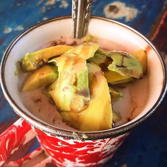 Alpukat Salju menu Warung Men GeGe, Sanur