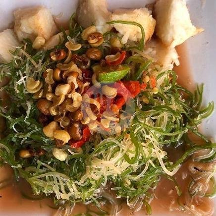 Tipat Kuah Rumput Laut menu Rujak Lebah One, Gunung Lebah