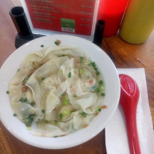 Pangsit Kuah menu Bakmie Panjang Umur, Jimbaran