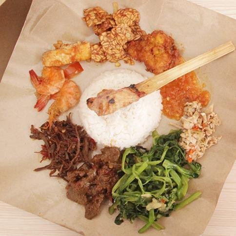 Nasi Bungkus Sayur Gonde Special Sapi menu Warung Oky Spesial Sayur Gonde & Sambal Bongkot, Denpasar Timur