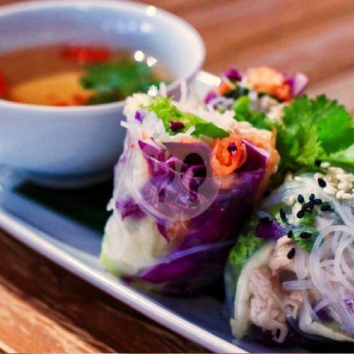 Vietnam Spring Roll (2pcs) menu 8twenty Warung, Batu Belig
