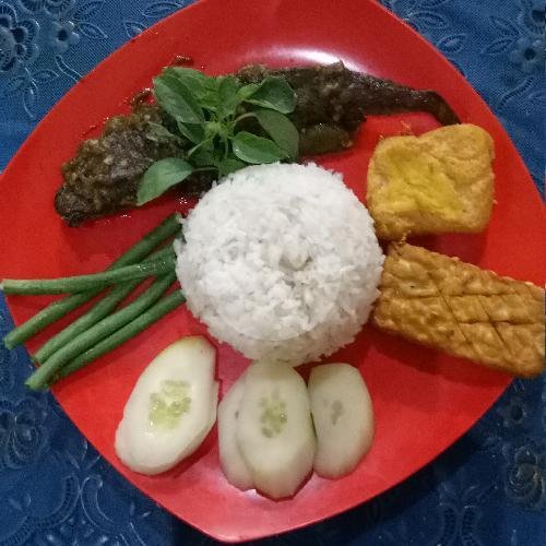 Lalapan Lele Sambal Ijo + Nasi menu Nasi Goreng Mbak Siti, Denpasar