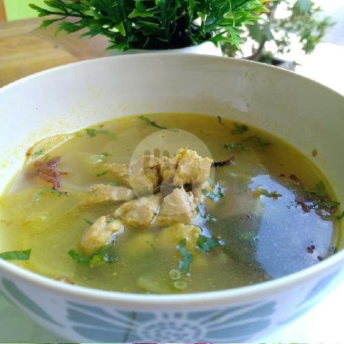 Soto Babi + Nasi menu Warung Bu Raesa, Lebak Sari