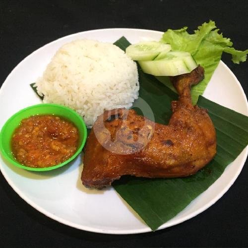 Ayam Bakar + Nasi. menu Warung Bebek Raja (Ramai Jaya), Siligita