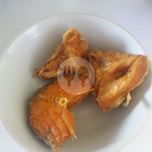 ikan goreng salmon menu Gubug Ibad sop kepala salmon