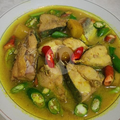 Ikan  laut Bumbu Rajang menu Warung Surya Sandik, Batu Layar