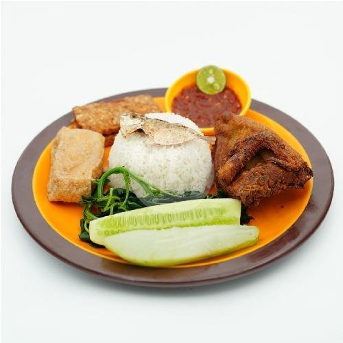 Nasi Tempong Bebek Goreng menu Tempong Lalah, Tuban