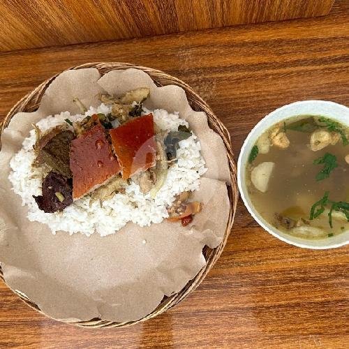 Nasi Babi Guling Spesial (Kulit 2 ) menu Babi Guling Bu Agus, Tabanan