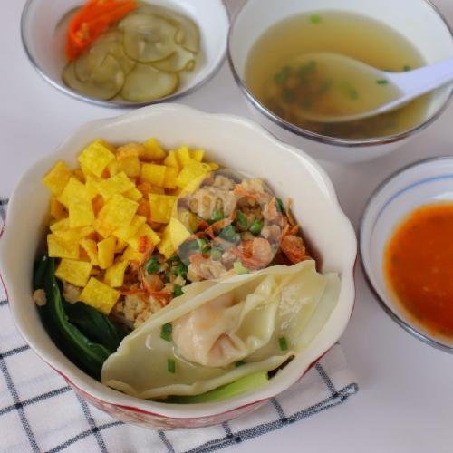 Waroeng Nyonya: A Hidden Gem for Noodle Lovers in Bali
