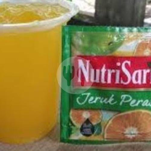 Es Nutrisari Jeruk Peras menu Kedai Evellyn, perumahan Nuansa Saih