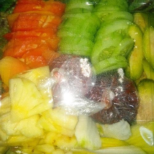 Rujak Potong Porsi Jumbo Sambel Terasi Kacang menu Rujak Bumbu Desa, Selaparang