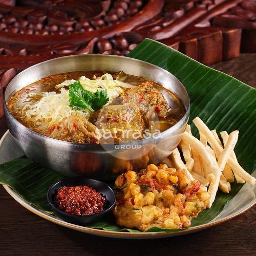 Ayam Gerang Asem menu Sate Khas Senayan, Beachwalk