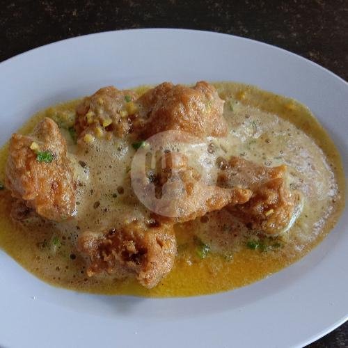 Kepiting Soka Telur Asin menu Depot Candra, Sesetan