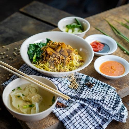 Mie Pangsit menu Depot Mie Ayam & Chinese Food, Sidakarya