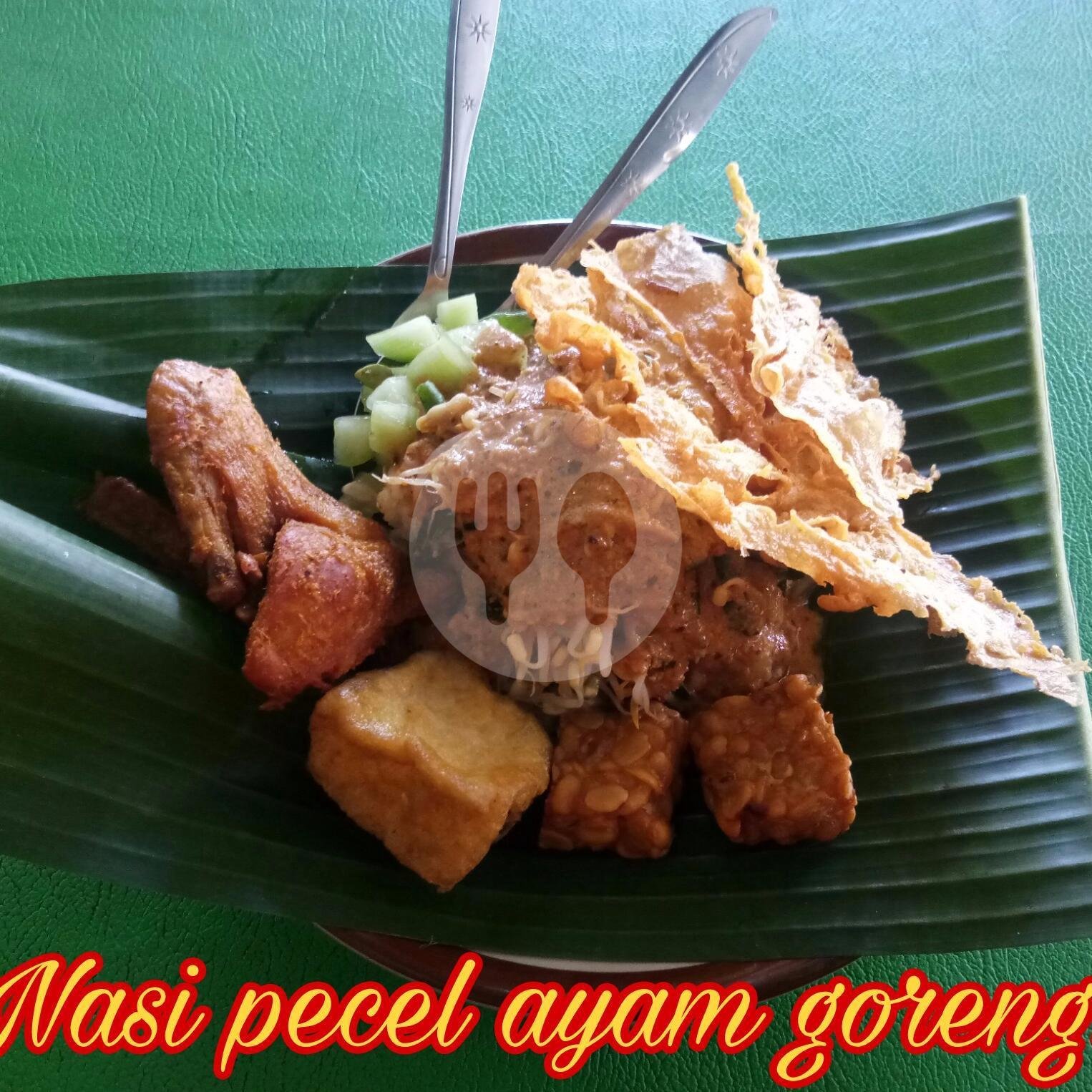 Nasi pecel+ayam goreng menu Nasi Pecel Pincuk Sambal Tumpang Marem Nganjuk, Teuku Umar