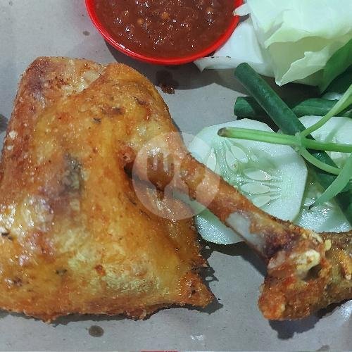 Ayam kampung Goreng menu Lalapan Mbak Yull, Sapta Pesona