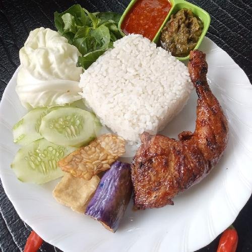 Lalapan Doa Dua Ibu: A Culinary Delight in Dalung, Bali