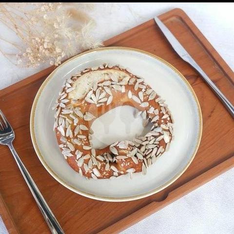 Sunflower Seeds  Brezel menu Salzbrezeln, Kuta Utara, Canggu