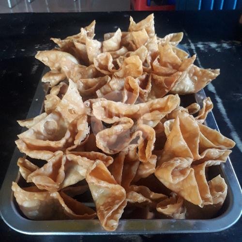 Krupuk Pangsit menu Bakso Shella Malang, Pura Demak