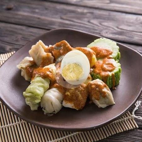 Siomay + Telur menu Siomay Batagor Laksana, Denpasar