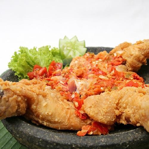 Ayam Geprek menu Warung Robert Jr, Jimbaran