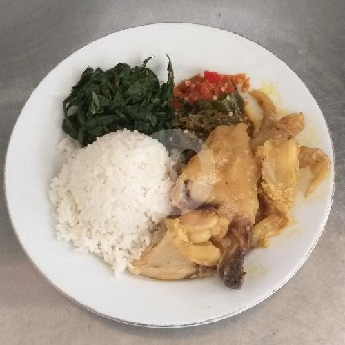 Nasi Kikil menu Dewata Minang, Danau Poso