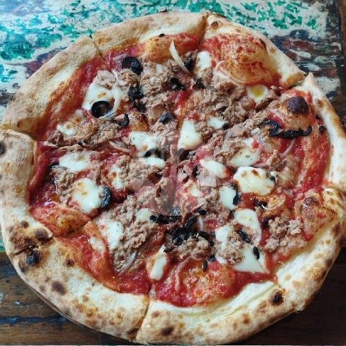Pizza Tonno Cipolla E Olive menu Pizza Hub - Italian Pizza, Seminyak