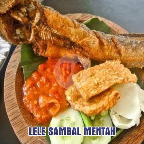 Lele Sambal Mentah Tanpa NASI menu Ayam Gebuk Mak Ayam, Kuta