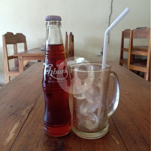 Es Teh Botol menu Warung Babi Guling Cahaya, Drupadi