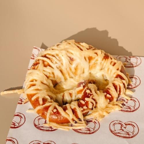 Emmental Cheese Brezel menu Salzbrezeln, Kuta Utara, Canggu