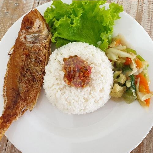 nasi campur ikan menu warung Juara Rasa, Puri Gading