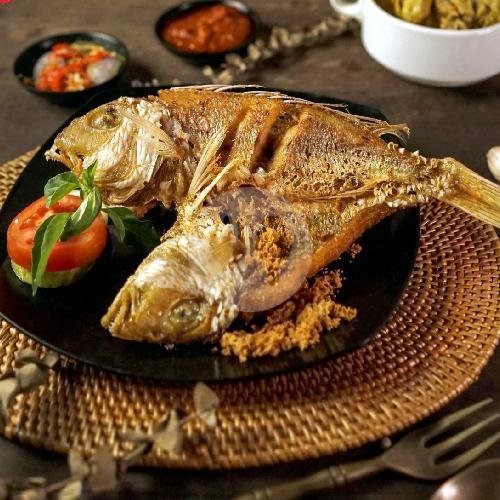 Paket Ikan Goreng menu Warung Be Pasih, Pemuda