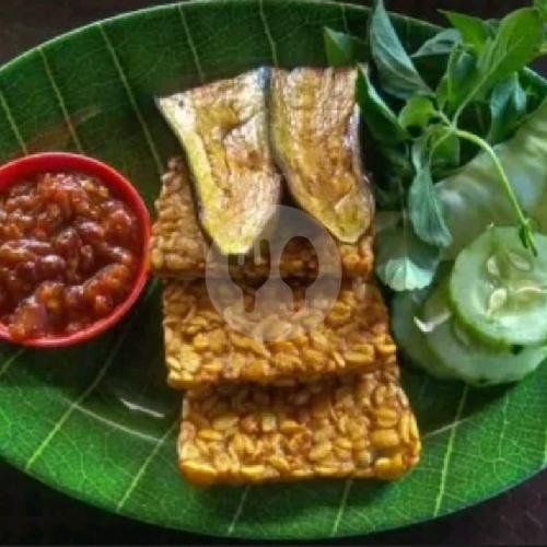 Tempe Terong Goreng menu Warung Meteor Lalapan, Jln, Bedugul No 36 Sidakarya Denpasar Selatan Bali