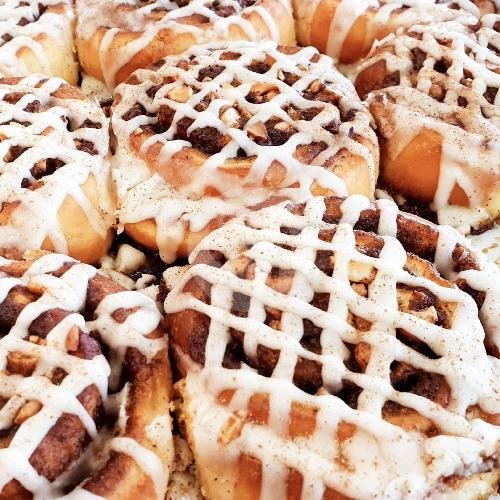 Cinnamon Roll menu Gusto Gelato & Caffe, Mertanadi