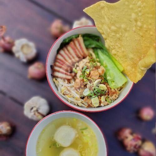 Bakmie Karet Special ( Special Noodle With Chicken + Minced Pork + BBQ Pork + 2 Fishball ) menu Bakmie Adamie, Dewi Sri