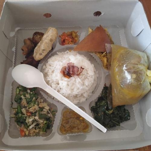 Nasi Babi Guling Kotak menu Warung Babi Guling Cahaya, Drupadi