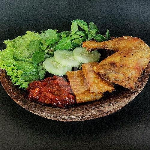 Lalapan Ayam + Tempe Goreng menu Kubu Kitchen, Lalapan Ayam Bakar Dan Ayam Geprek, Cokroaminoto